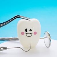 Smile Clinic - Logo